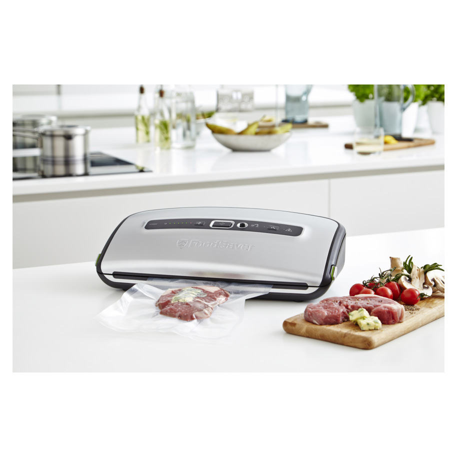 FOODSAVER SILVER WITH ROLL INSERT INCL.