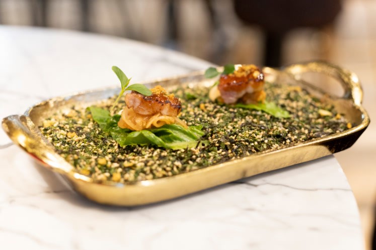 Langzaam gegaarde buikspek met XO shiitake