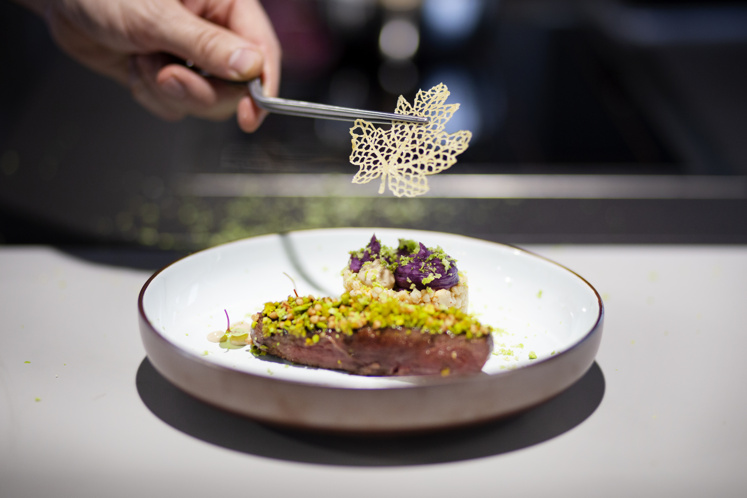 Ganzenborst, pistache, baharat, duindoornbessen en zwarte knoflook