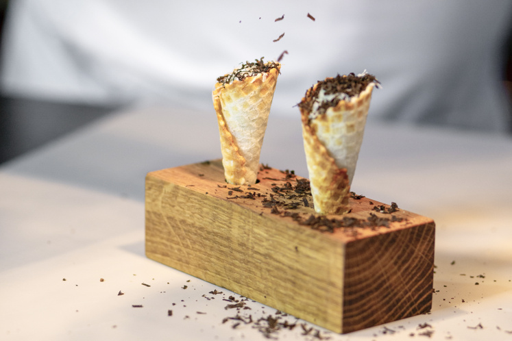 Hoorntjes van Parmezaanse kaas