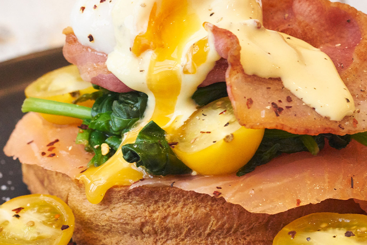 Briochebrood eggs benedict