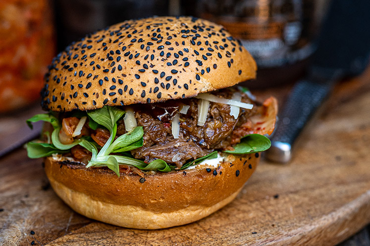 Pulled pork kimchi burger