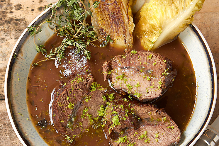 Blade (sukade) in jus met pinot noir