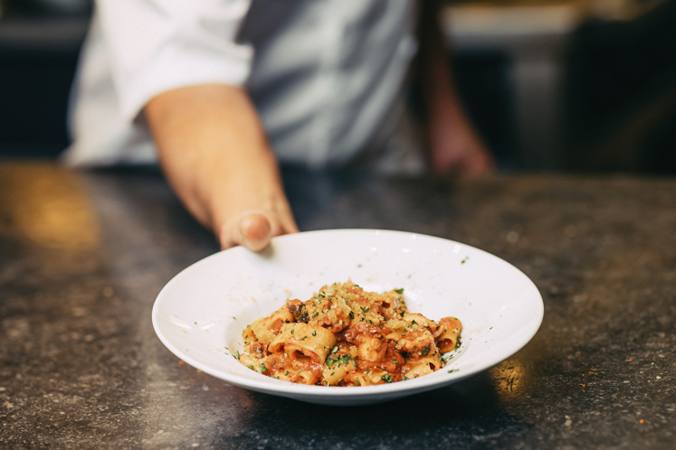 Calamarata met octopus en beenmerg