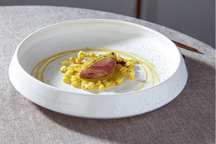 Anjou duif met maïs, koffie, vanille en Garam Masala