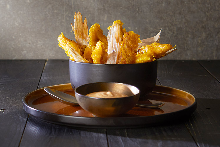 Gerookte zalmbuikjes in kerriebeslag