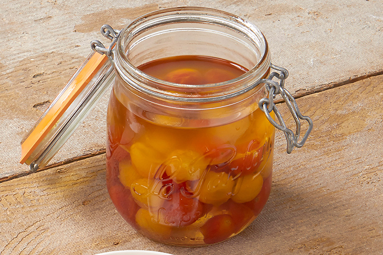 Ingelegde zoetzure tomaatjes