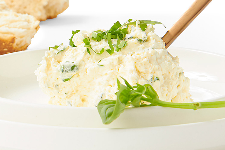 Mousse van geitenkaas, gekarameliseerde geitenkaas en Bleu d’Auvergne