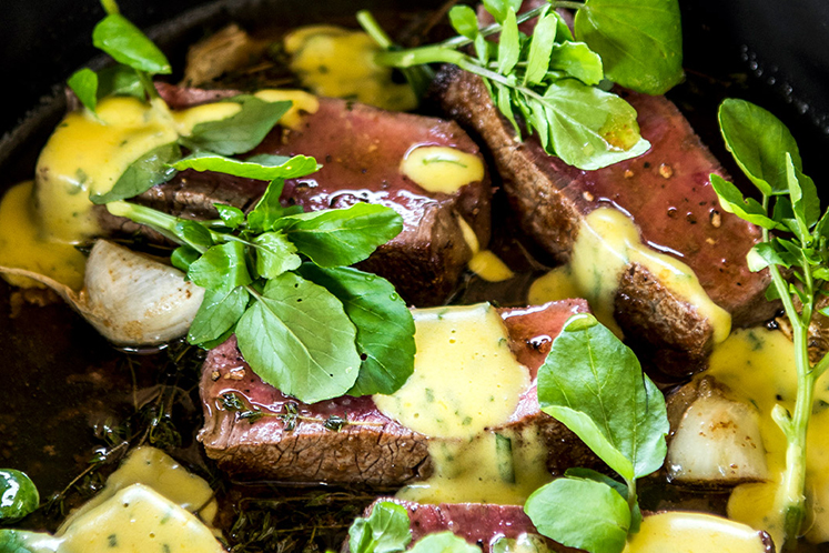 Filet pur met waterkers en bearnaisesaus