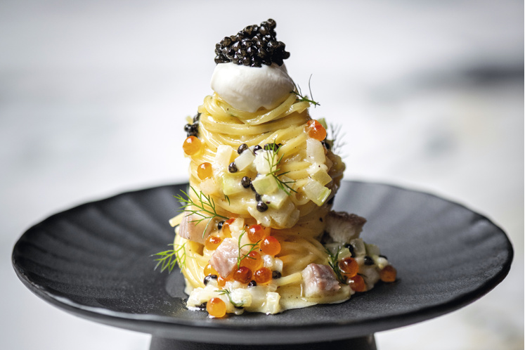 Tagliolini met venkel, gerookte paling, zure room en kaviaar