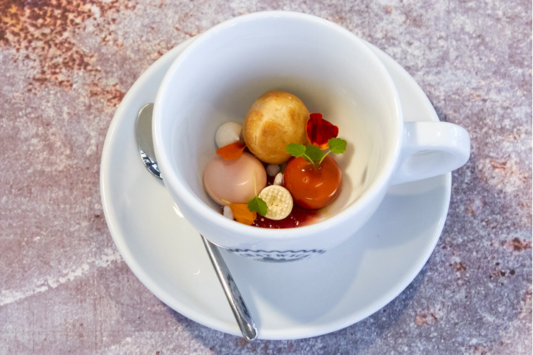 Bloedsinaasappel, espresso en scone van brioche