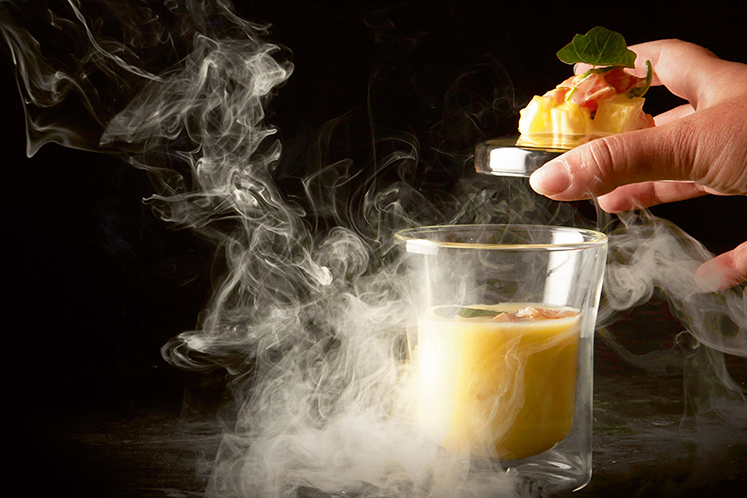 Gerookte aardappelsoep met paling en zalm