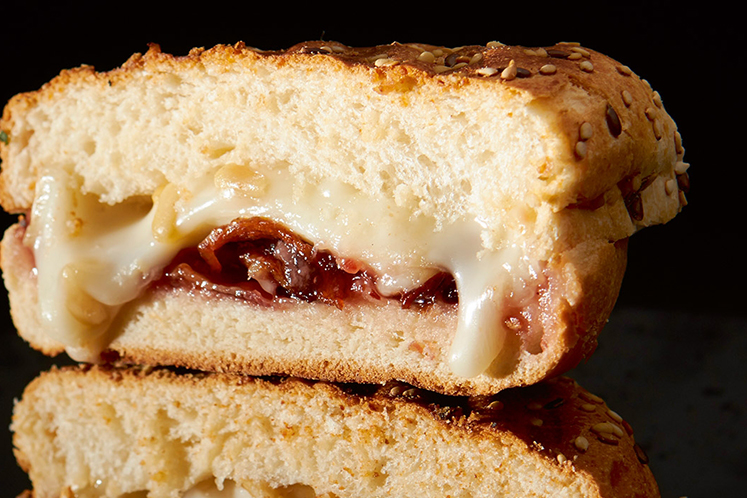 Tasty Tosti: geitenkaas en amandel