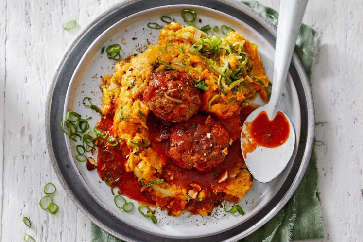 Zoete-aardappelstamppot met ras el hanout-balletjes