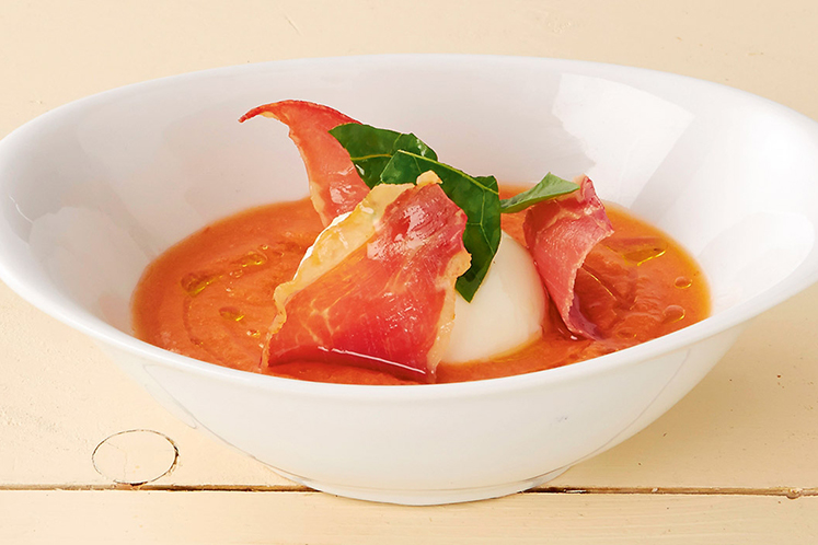 Gazpacho van tomaat, peer en mozzarella
