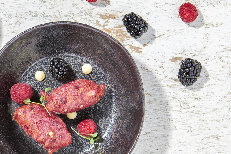 Beignet van rood fruit en witte chocolade
