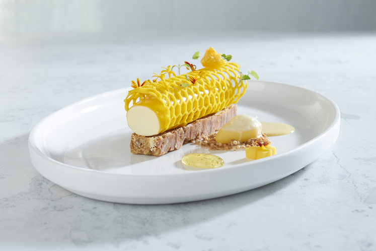 Cannelloni van witte chocolade, Horchata likeur & mango