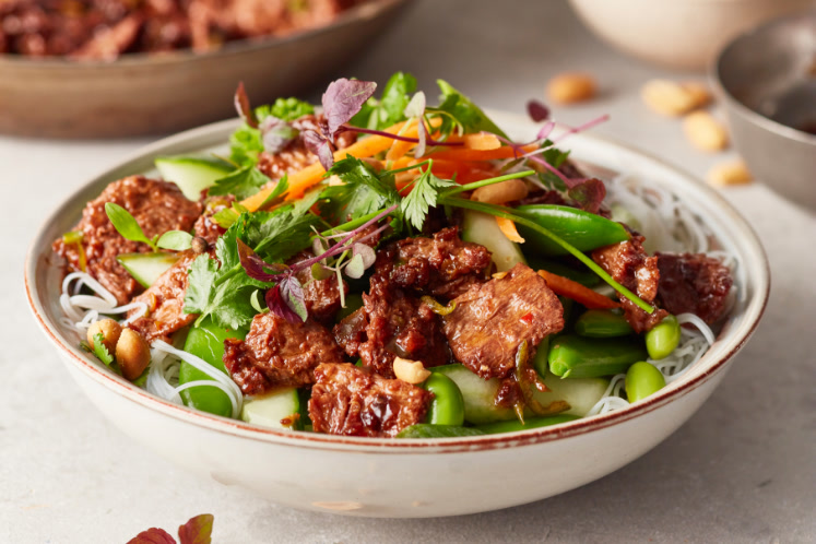Aziatische NoBeef slices rijstnoedel salade
