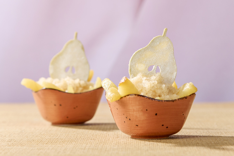 Dronken mezcal met peer en shaved ice