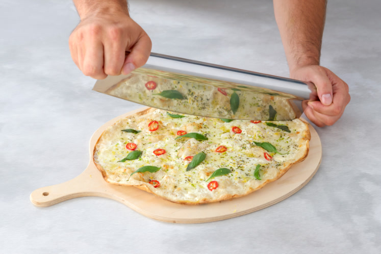 Flammkuchen met crème fraîche en buffelmozzarella