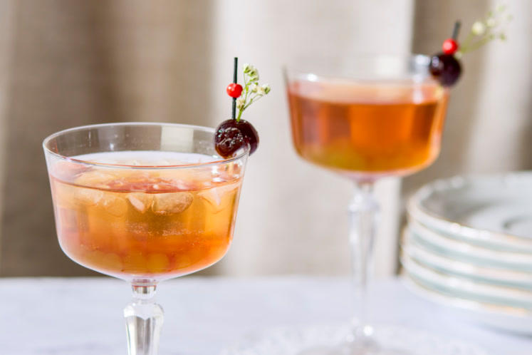 Appel, kaneel en Amarena aperitief