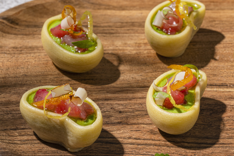 Petal 3D-pasta met spinaziepesto en gemarineerde garnalen