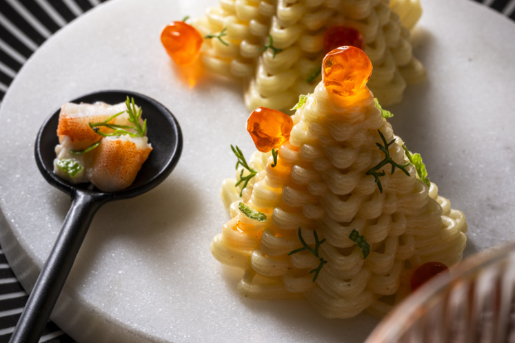 Vortipa 3D-pasta met garnalenmousse en zalmeitjes