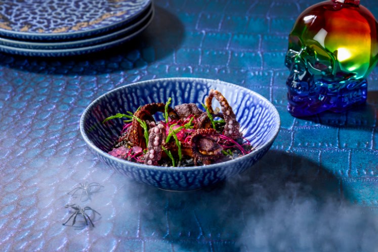 Black risotto met octopus