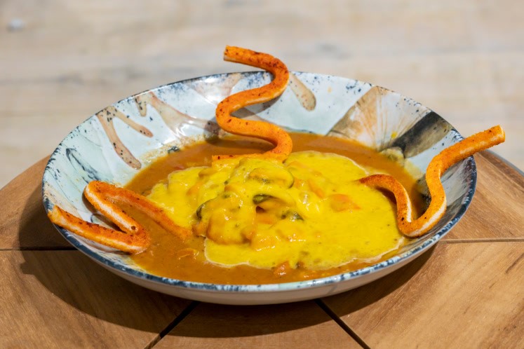 Bouillabaisse en rouille met harissa croutons