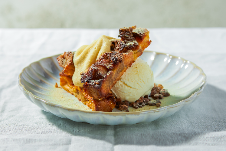 Bread & butter pudding met Baileys-crème