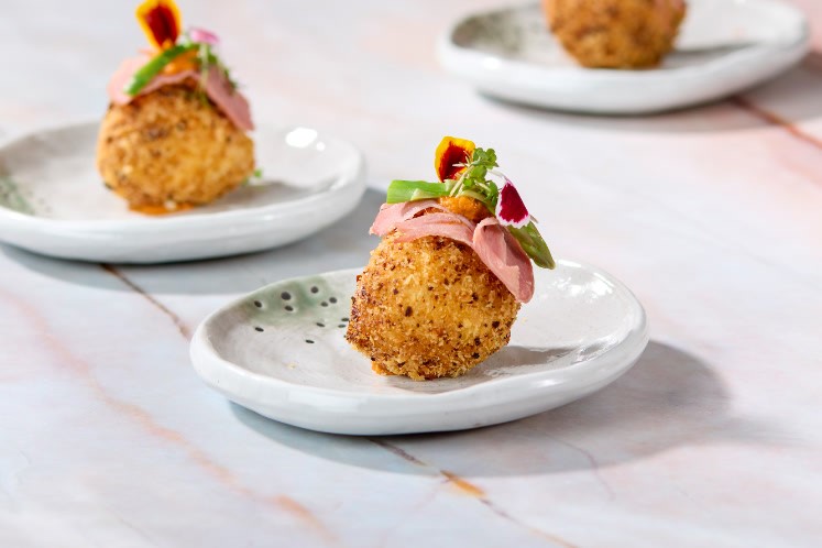 Ricotta de bufflonne en tranches — video