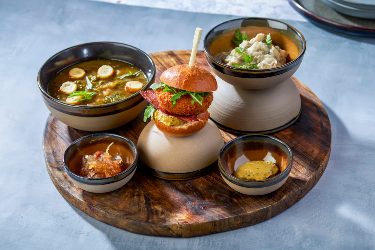 12-Uurtje met briochebolletje met kaaskroket en grove mosterd