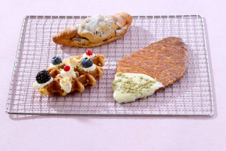Flat croissant — extra image