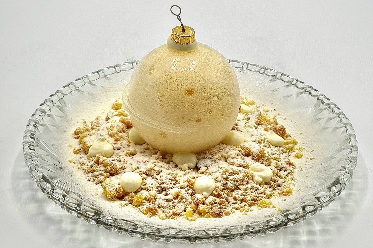 Kerstbal met coulis van passie en Vodka