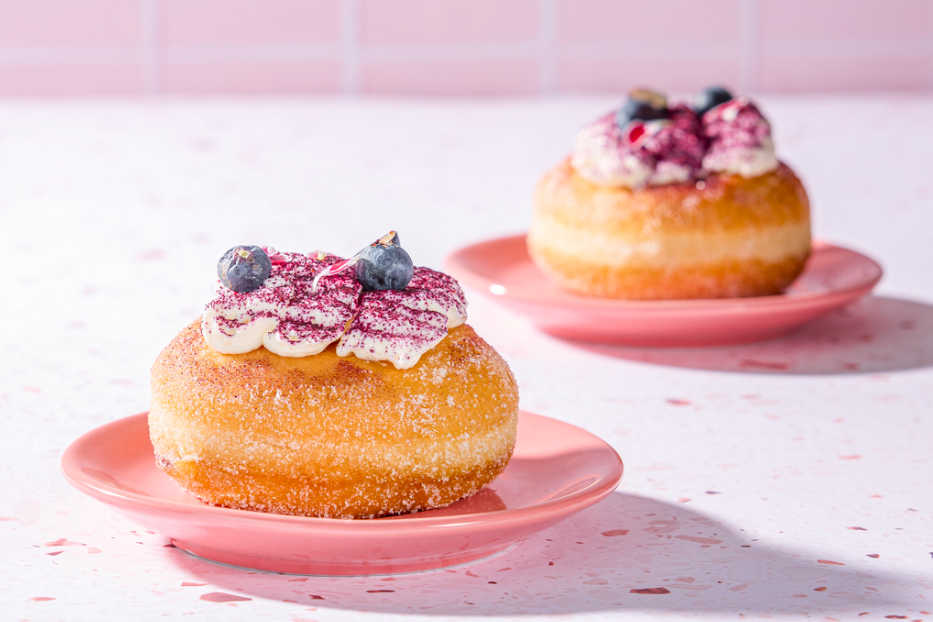 Donut cheesecake & blauwe bes bun