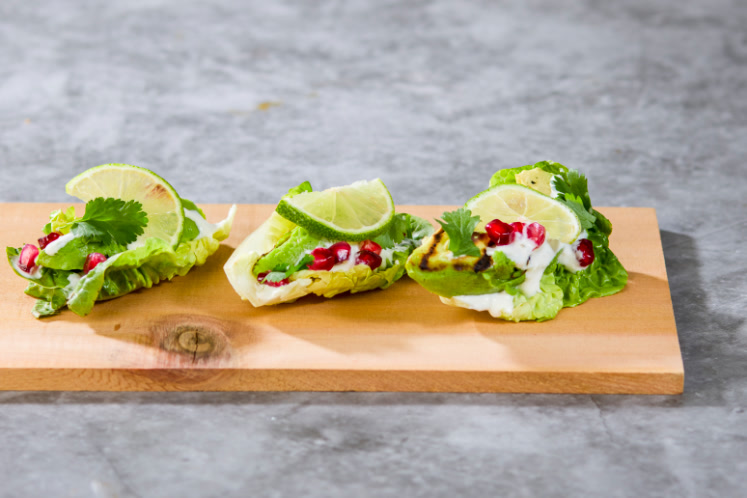 Gegrilde avocado & spiced buratta