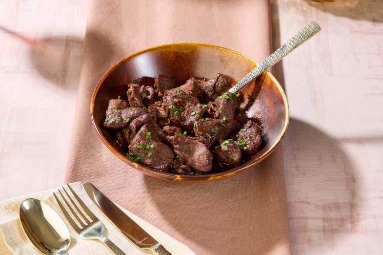 Hertenstoof met vlierbessensaus