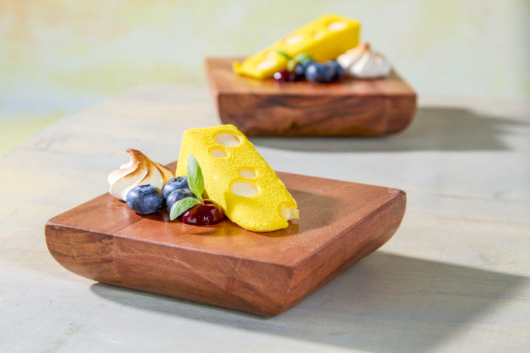 Mascarpone cheesecake met blauwe bessen en meringue