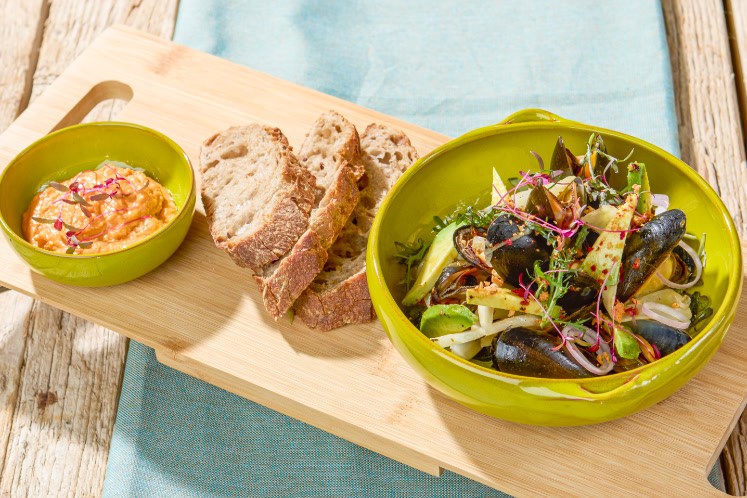 Mosselsalade met pikante avocado