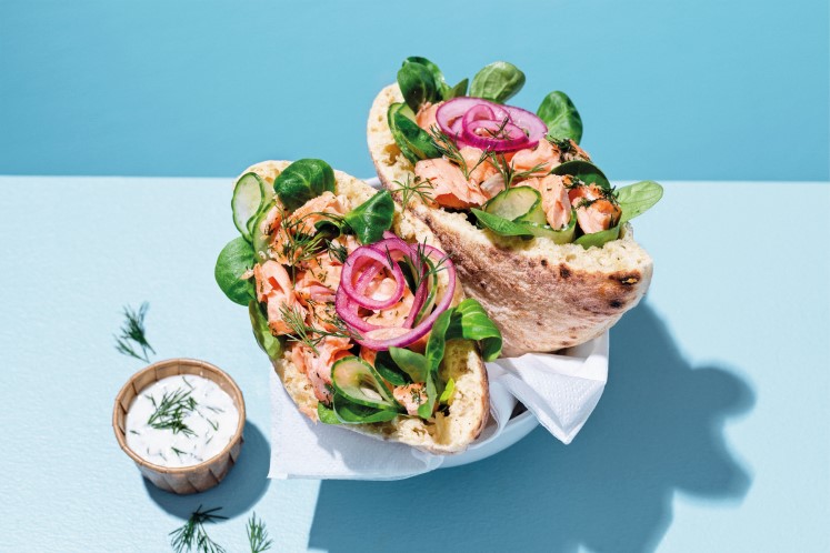 Naanta Pocket Bread met zalm en limoen-dillesaus