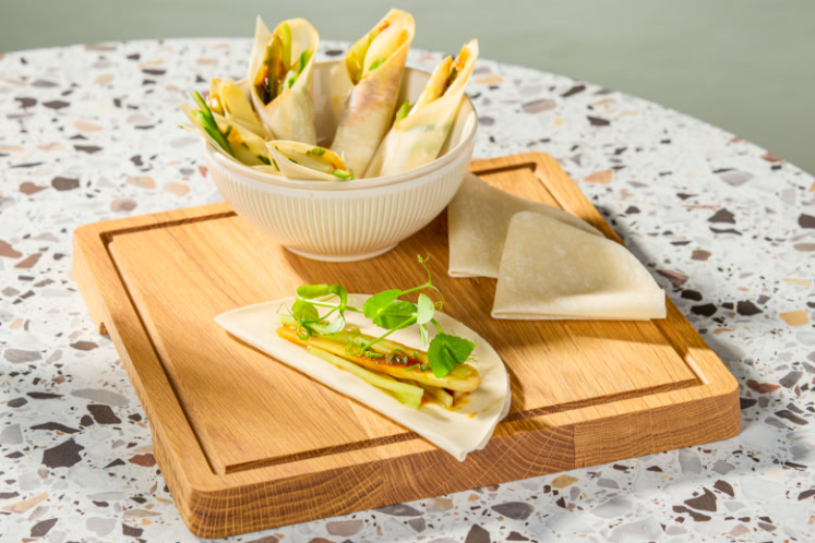 Pannenkoekjes in Peking-eendstijl met witte asperge