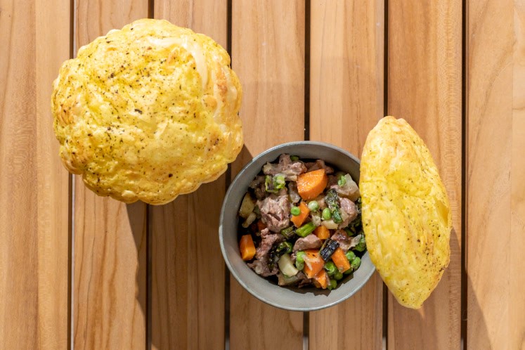 Provençaalse pot-au-feu van lam met krokante paratha