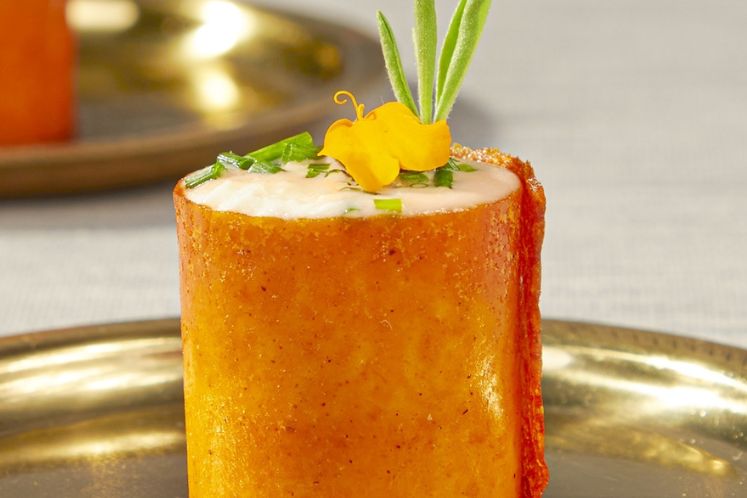 Rolletjes van wortel gevuld met kerrie & mascarpone