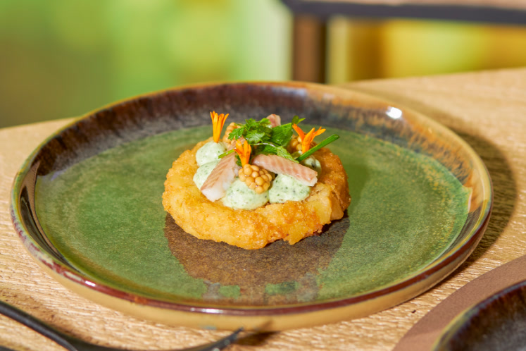 Rösti met geitenkaas, paling en mosterdparels