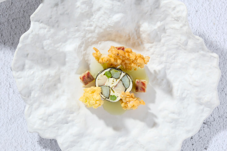 Rouleau van asperge, paling, dragon en nori