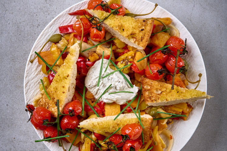 Salade van gegrilde groenten en labneh