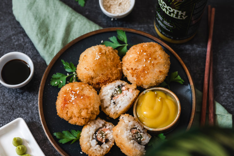 Crispy gerookte zalm ‘Poke Balls’