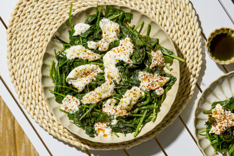 Spinazie van de barbecue met burrata