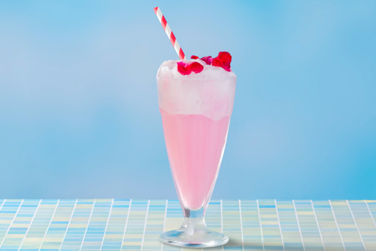 Strawberry rose float