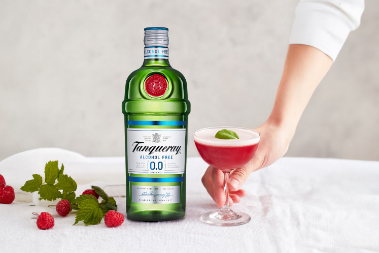Tanqueray 0.0% Clover Club